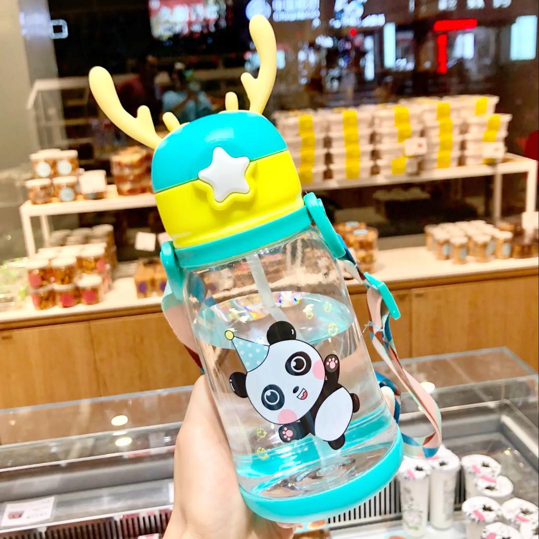 Cute Cartoon Horn Shape Sipper Bottle for Kids - Anti-Leak Design & 600 ML water bottle for Kids.