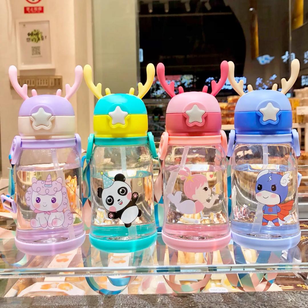 Cute Cartoon Horn Shape Sipper Bottle for Kids - Anti-Leak Design & 600 ML water bottle for Kids.