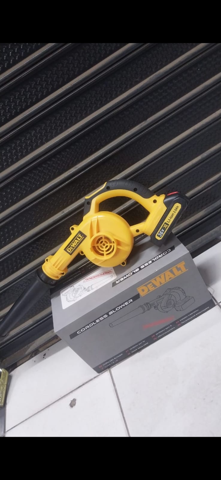 DEWALT CORDLESS BLOWER ( AIR DUSTER / LEAF BLOWER )