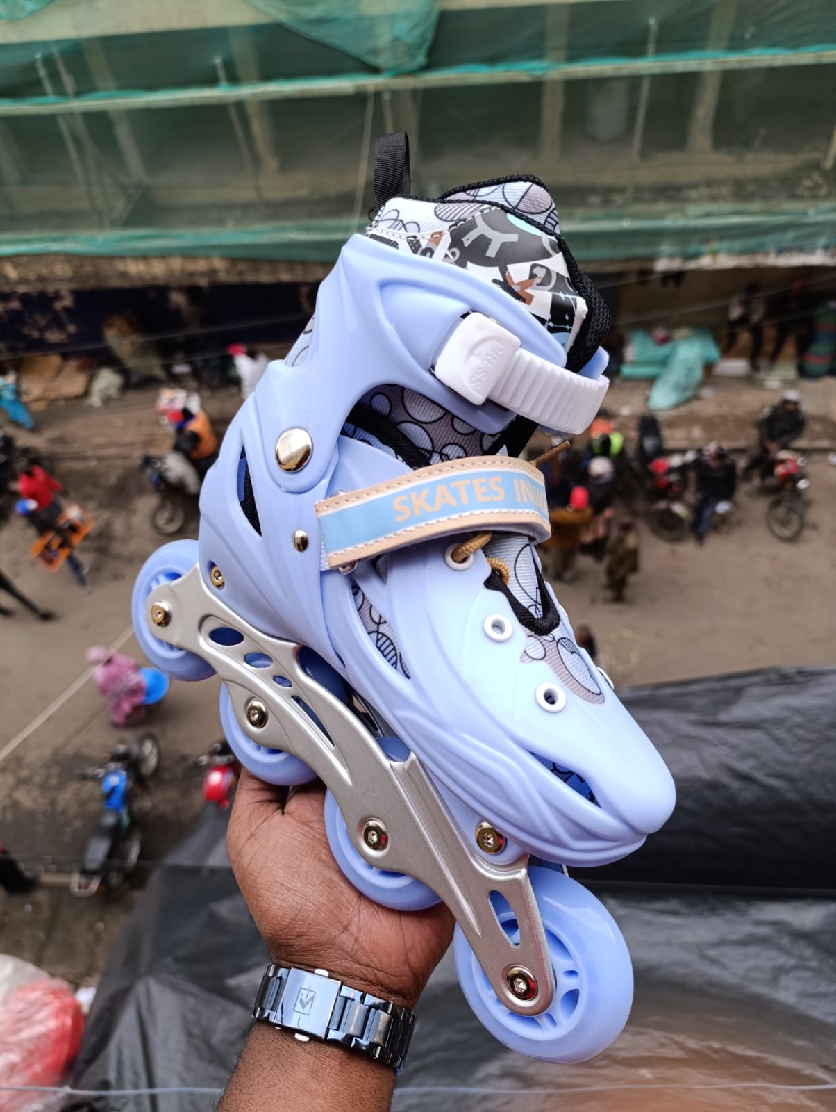 Fashion Adults Skater's Soft Skating Boots With PU Wheels - Adjustable roller skates shoes Protective lining in the skate shoe Comfortable light wheels for security purposes Shoe races also available