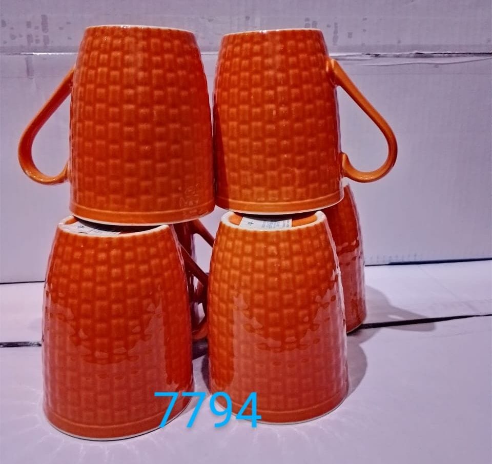 6 PCS ELEGANT CERAMIC MUGS SET - Strong ceramic mugs
Made with thick comfortable grip ergonomic handles, Quality Chip resistant ceramic material, Classic design fit any kitchen style