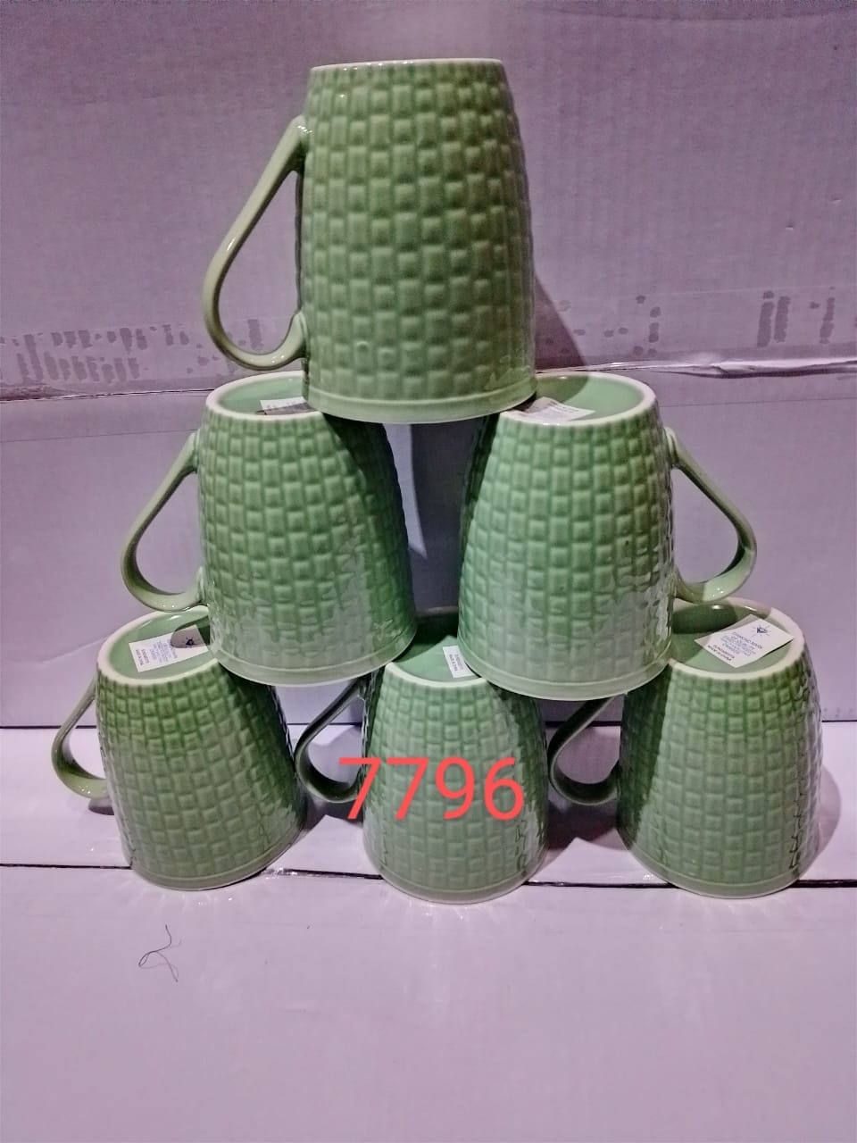 6 PCS ELEGANT CERAMIC MUGS SET - Strong ceramic mugs
Made with thick comfortable grip ergonomic handles, Quality Chip resistant ceramic material, Classic design fit any kitchen style