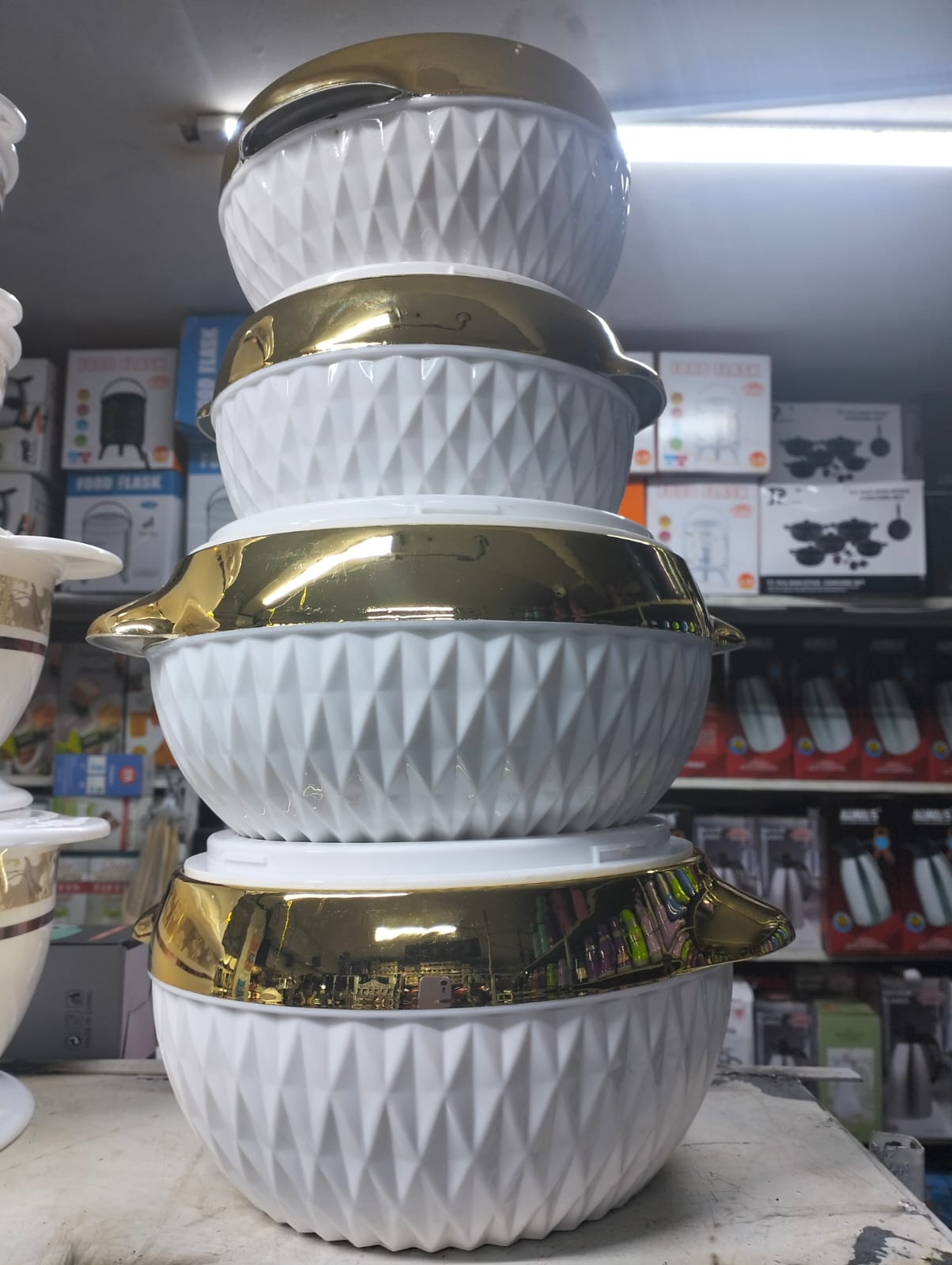 4 PCS INSULATED HOTPOTS SET - Dishwasher Safe, Intact locking system, No need to microwave your food.