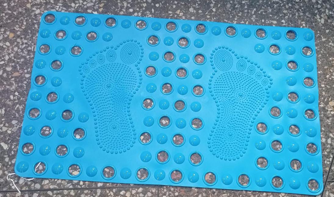 Anti-slip Bathroom Mat - Antislip Non Slip Safety Mat - Designed with patterned rubber for anti-slip properties, Easy to clean, Secures the bathroom entrance for kids and the everyone.