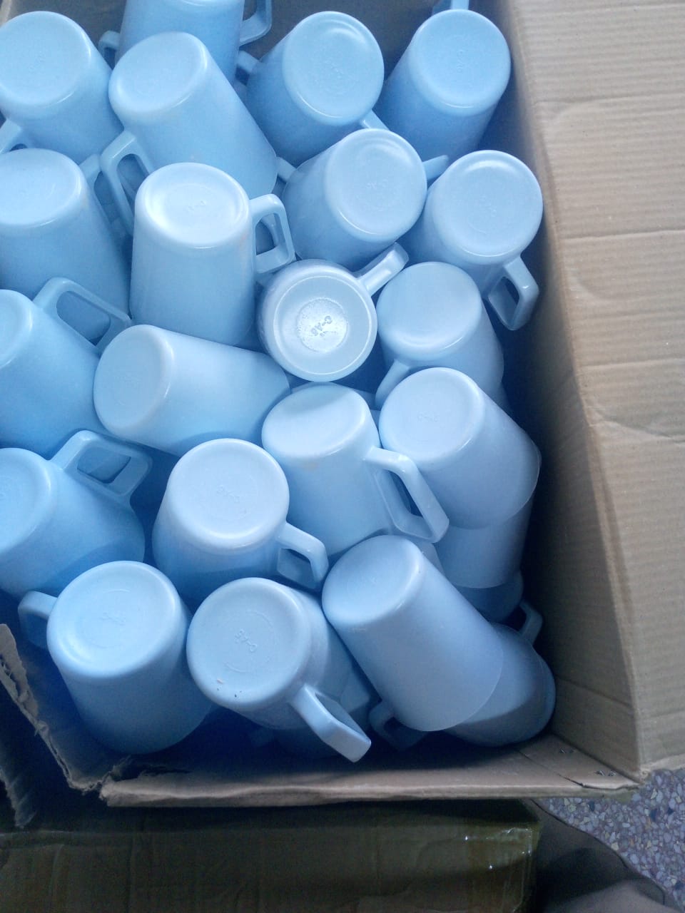 12 Pcs Waved Melamine Mugs - Stain-resistant and easy to rinse, Melamine mug is also top and bottom rack dishwasher safe, making dining and entertaining effortless.