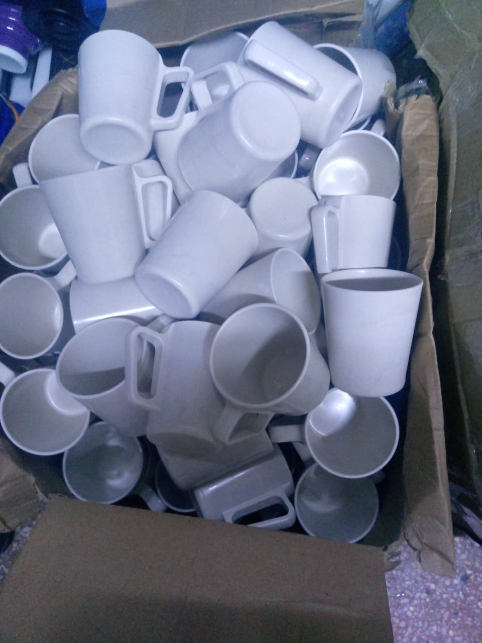 12 Pcs Waved Melamine Mugs - Stain-resistant and easy to rinse, Melamine mug is also top and bottom rack dishwasher safe, making dining and entertaining effortless.