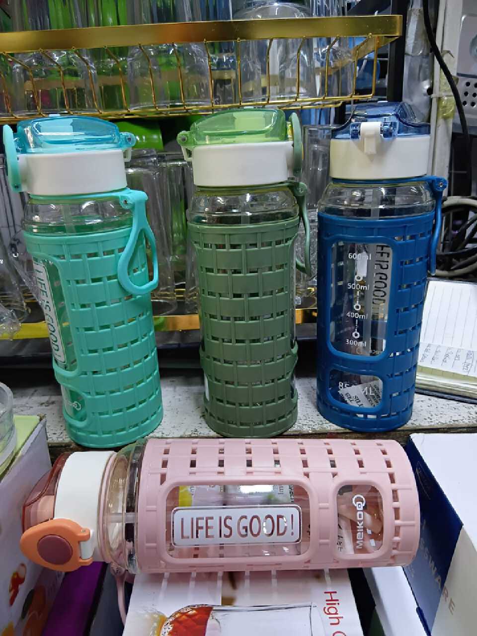 800 Ml Clear Classy Water Bottle - Strong, lightweight, and long-lasting, Secure closure prevents spills, Portable & Easy to Carry.