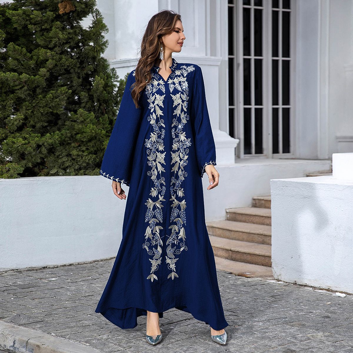 New Product Selection: Cross border Muslim Middle Eastern Robe Women's Abaya Embroidered Temperament Dress Evening Dress Dubai Women's Foreign Trade Wholesale