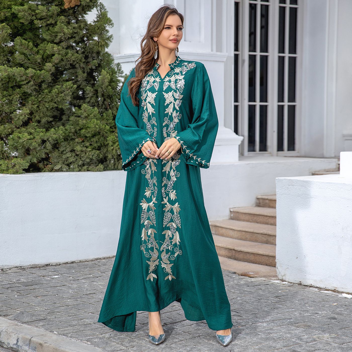 New Product Selection: Cross border Muslim Middle Eastern Robe Women's Abaya Embroidered Temperament Dress Evening Dress Dubai Women's Foreign Trade Wholesale