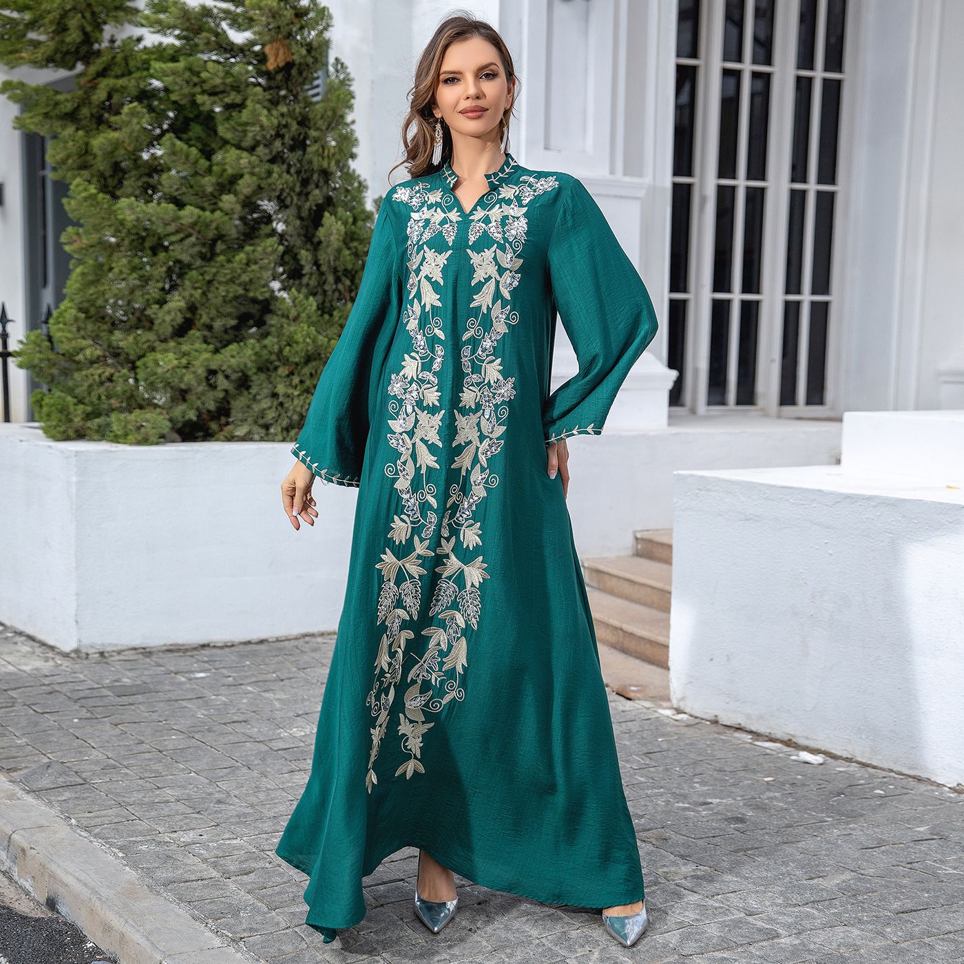 New Product Selection: Cross border Muslim Middle Eastern Robe Women's Abaya Embroidered Temperament Dress Evening Dress Dubai Women's Foreign Trade Wholesale
