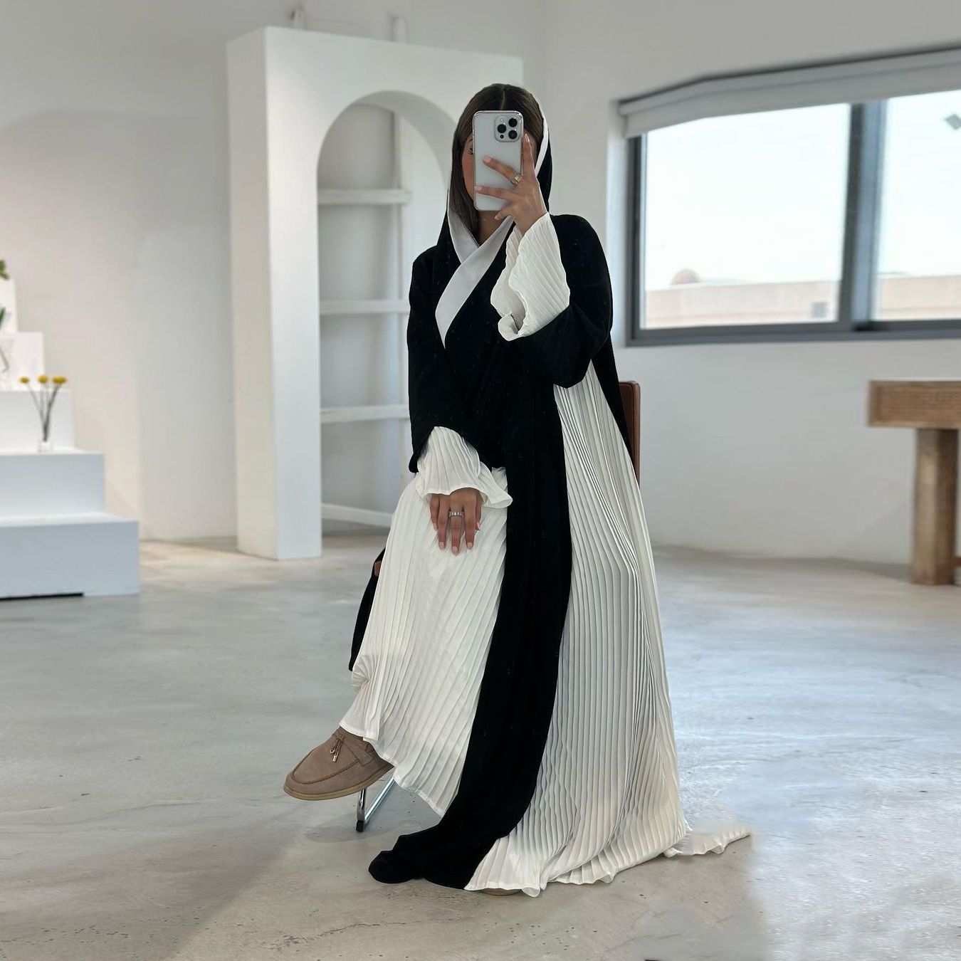 New product selection MQ112 modest Türkiye Muslim dress pleated black and white stitching temperament elegant commuting dress fashion Middle East cardigan Abaya coat