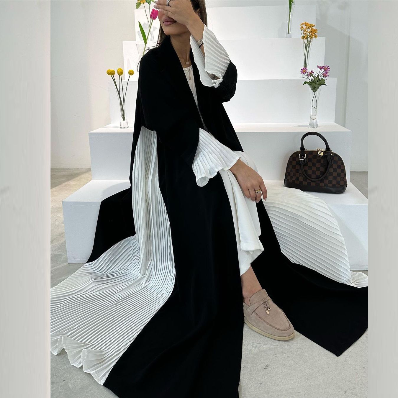 New product selection MQ112 modest Türkiye Muslim dress pleated black and white stitching temperament elegant commuting dress fashion Middle East cardigan Abaya coat