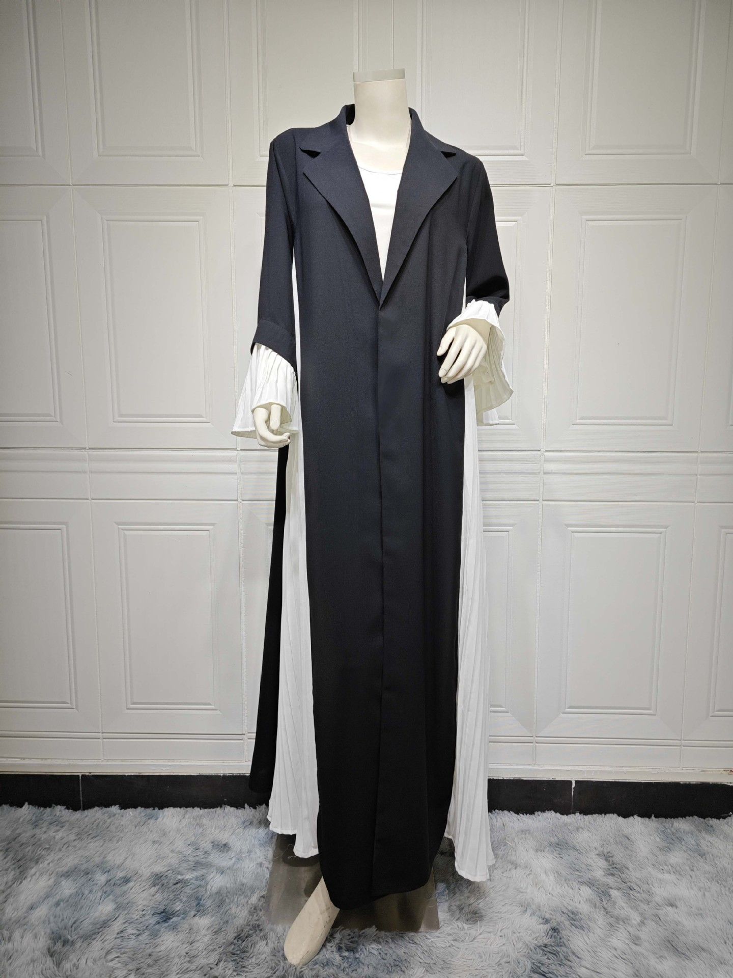 New product selection MQ112 modest Türkiye Muslim dress pleated black and white stitching temperament elegant commuting dress fashion Middle East cardigan Abaya coat