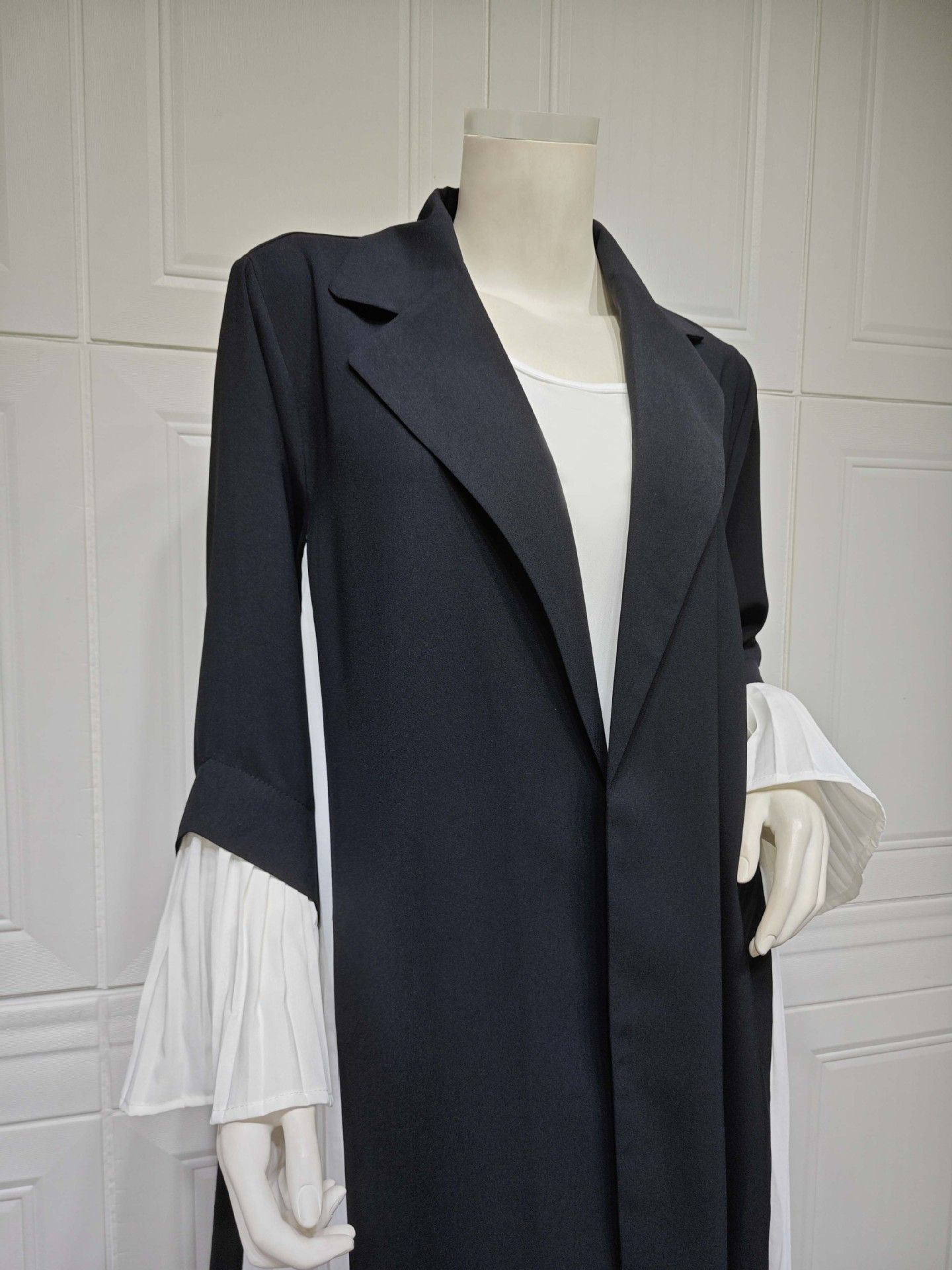 New product selection MQ112 modest Türkiye Muslim dress pleated black and white stitching temperament elegant commuting dress fashion Middle East cardigan Abaya coat