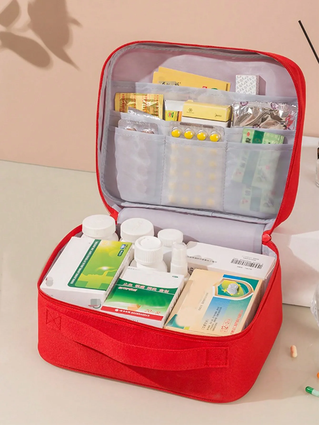 Portable Home Medical Kit Outdoor First Aid Kit Medicine Storage Bag Sealed Waterproof Environmentally Friendly Sorted Portable