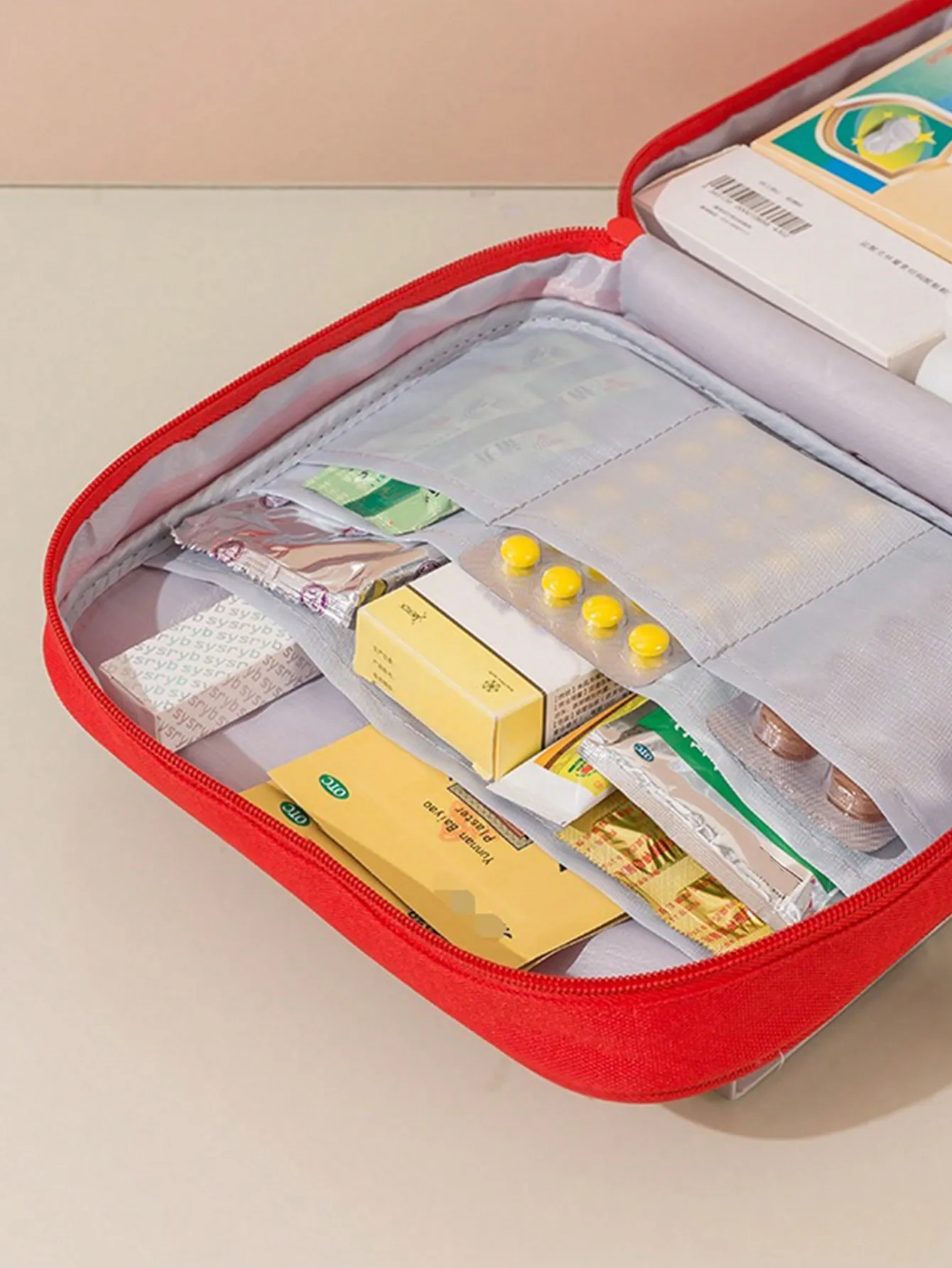 Portable Home Medical Kit Outdoor First Aid Kit Medicine Storage Bag Sealed Waterproof Environmentally Friendly Sorted Portable