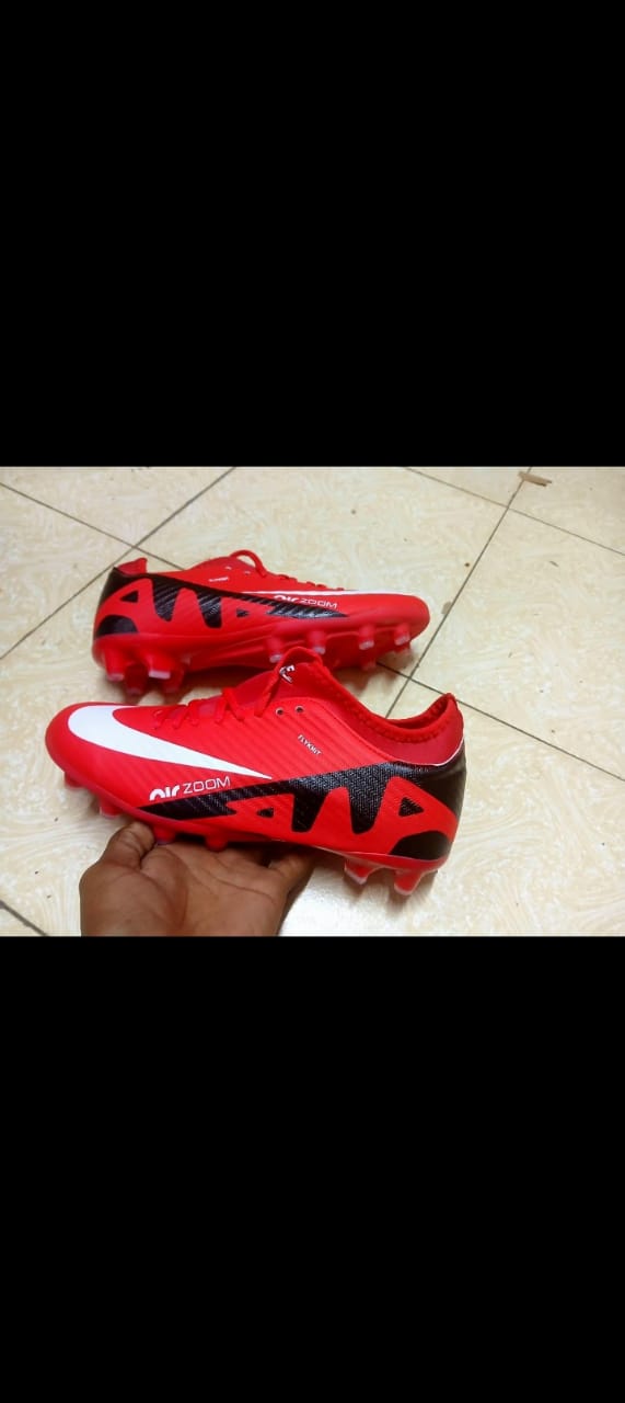High Quality unisex 🔥 soccer/football boots🔥🔥