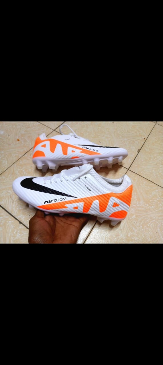 High Quality unisex 🔥 soccer/football boots🔥🔥
