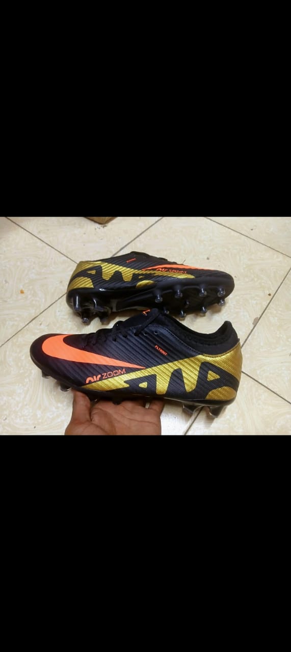 High Quality unisex 🔥 soccer/football boots🔥🔥