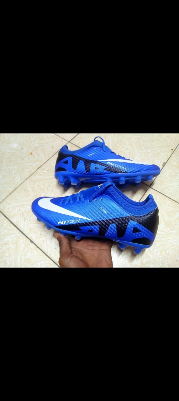 High Quality unisex 🔥 soccer/football boots🔥🔥