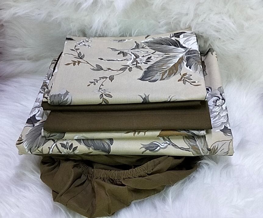 6*7 6 PC Mix and Match Bedsheets. 1 pc pattern bedsheet, 1 pc plain fitted bedsheet and 4 pcs pillow cases.