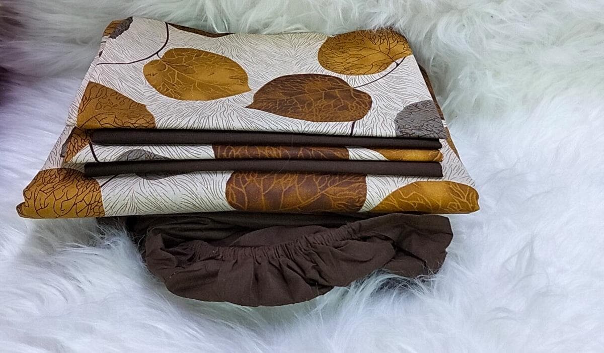 6*7 6 PC Mix and Match Bedsheets. 1 pc pattern bedsheet, 1 pc plain fitted bedsheet and 4 pcs pillow cases.