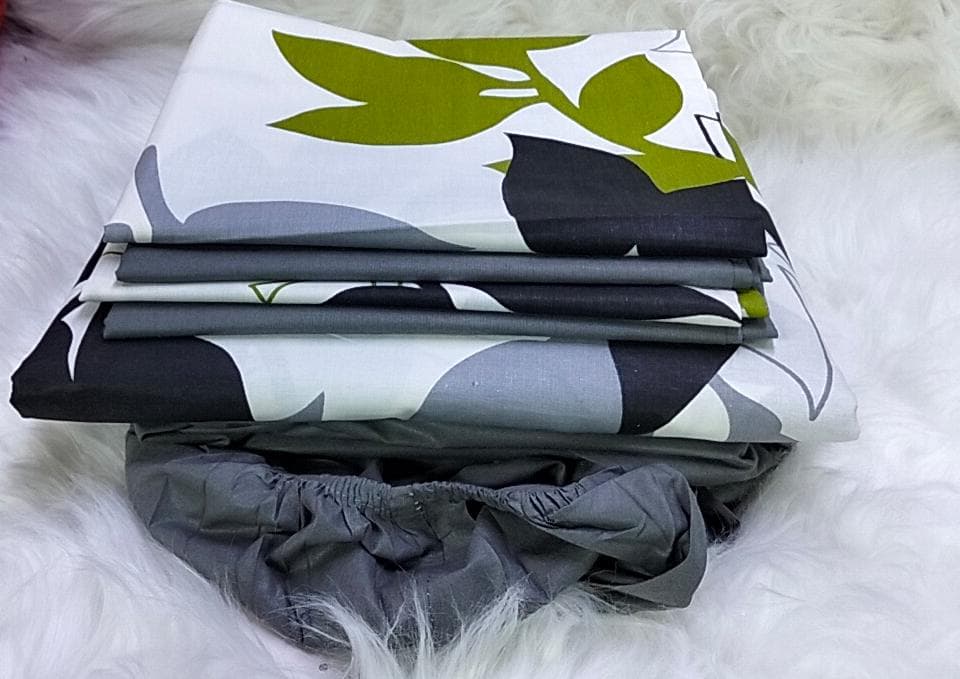 6*7 6 PC Mix and Match Bedsheets. 1 pc pattern bedsheet, 1 pc plain fitted bedsheet and 4 pcs pillow cases.