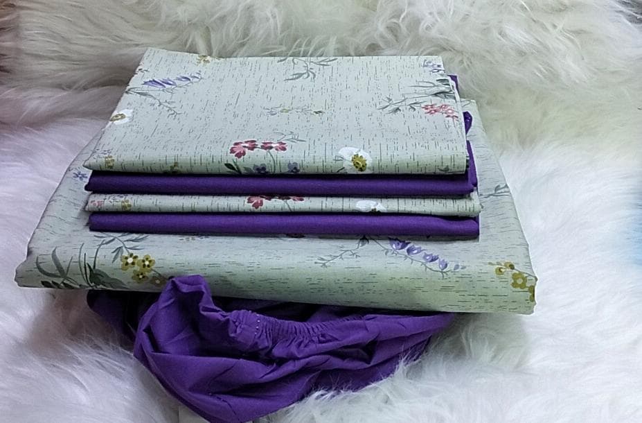 6*7 6 PC Mix and Match Bedsheets. 1 pc pattern bedsheet, 1 pc plain fitted bedsheet and 4 pcs pillow cases.