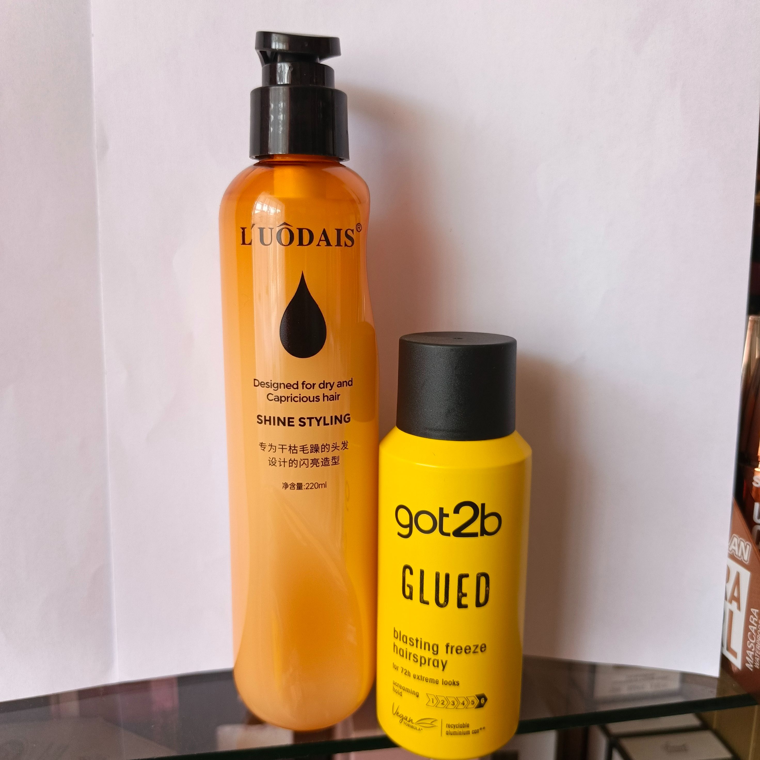 Got2b Blasting freeze spray  + FREE Human hair curl keeper
Wig Hair spray glue + free curl keeper