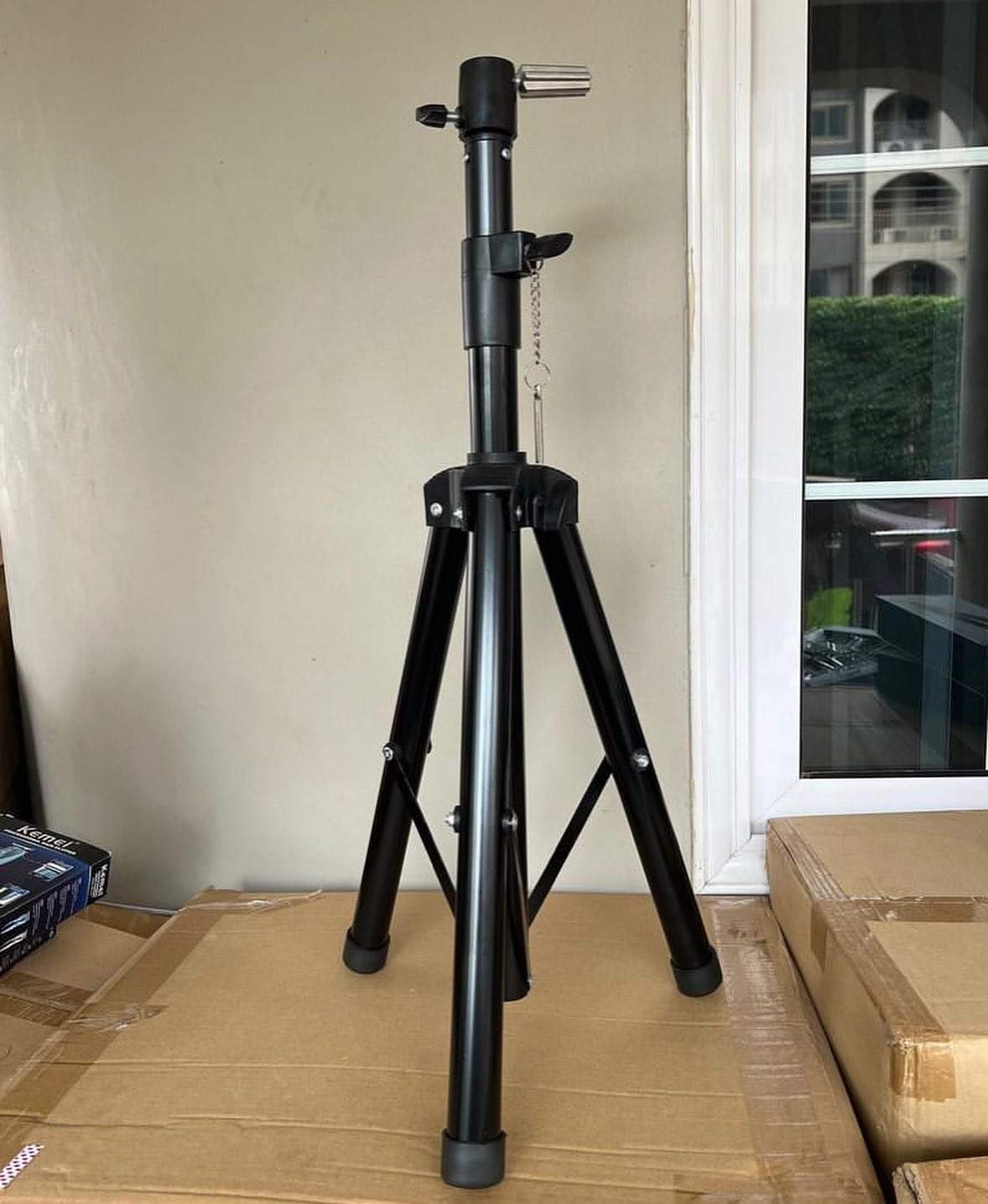 Strong Long 5ft Heavy duty tripod stand wig making stand
