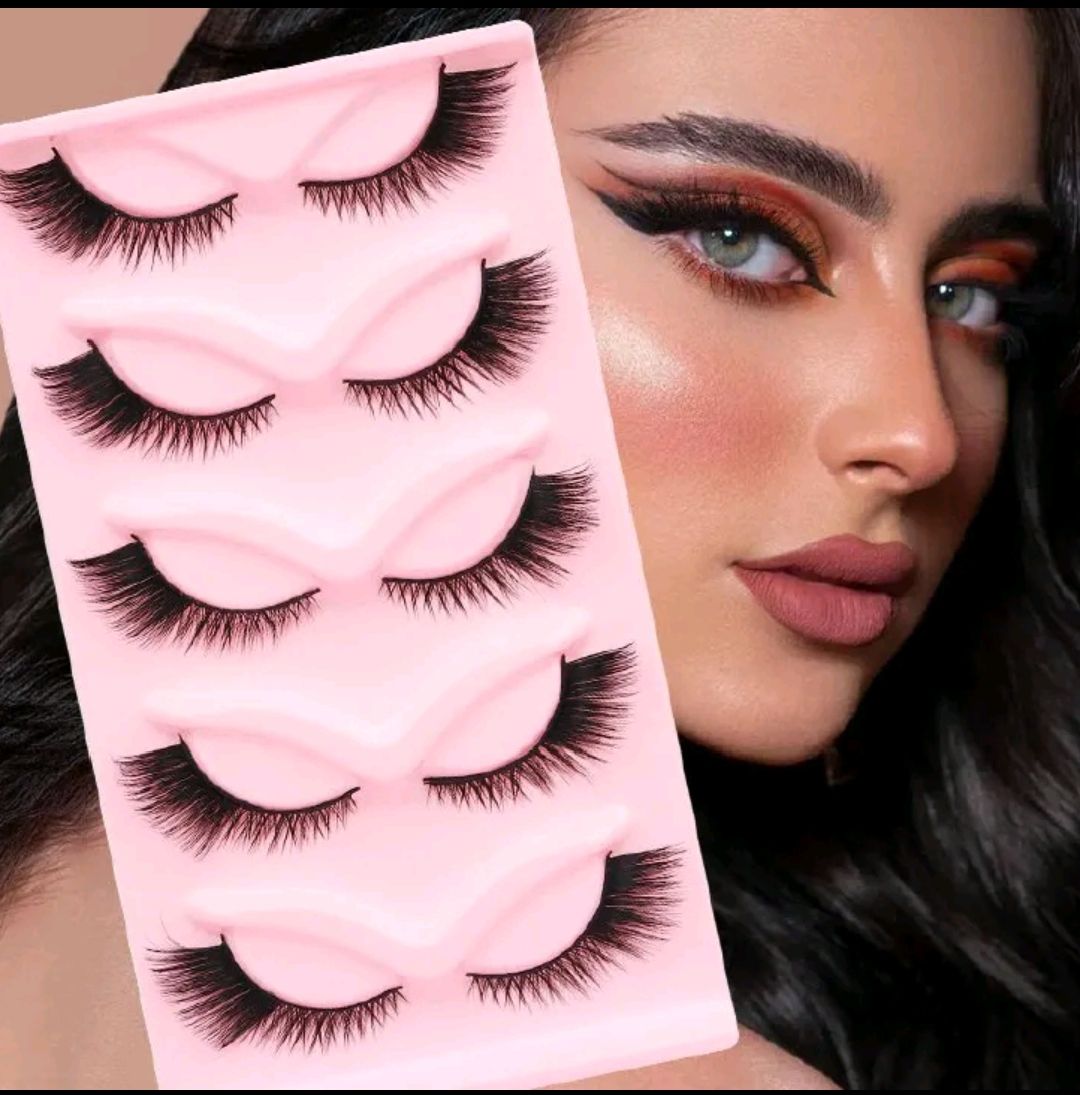 Cat Eyelashes 5pcs set + FREE lash glue +  Face moisturizer