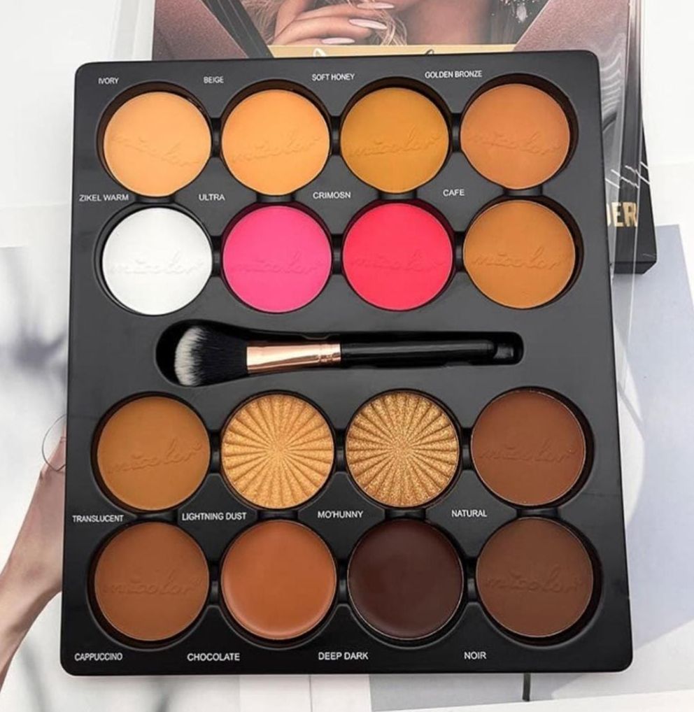 Micolor palette with ; Powders, Highlighter, blush  palette  + primer + setting spray