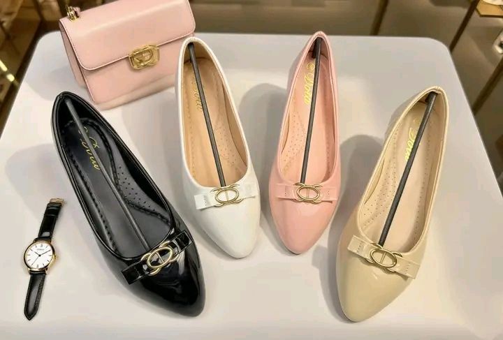 Light Ladies Fashion doll shoes, available in assorted colors and sizes 37-42