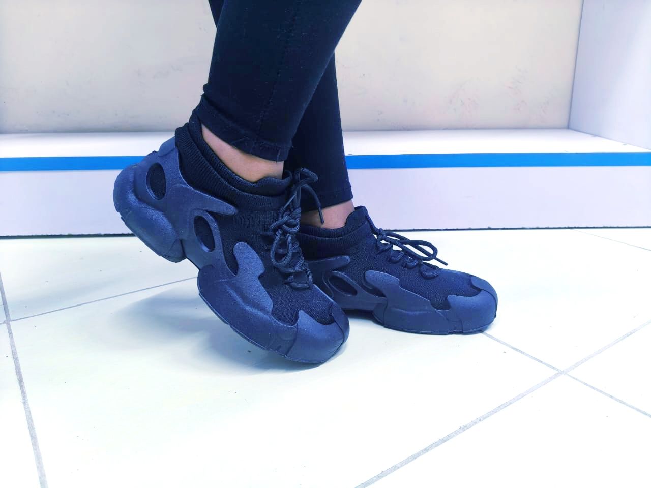 Trendy Unisex breathable thick-soled casual, running or hiking shoes in black- Nicknames ;dad shoes; octopus sock shoes