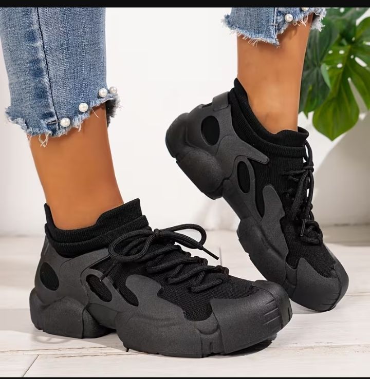 Trendy Unisex breathable thick-soled casual, running or hiking shoes in black- Nicknames ;dad shoes; octopus sock shoes