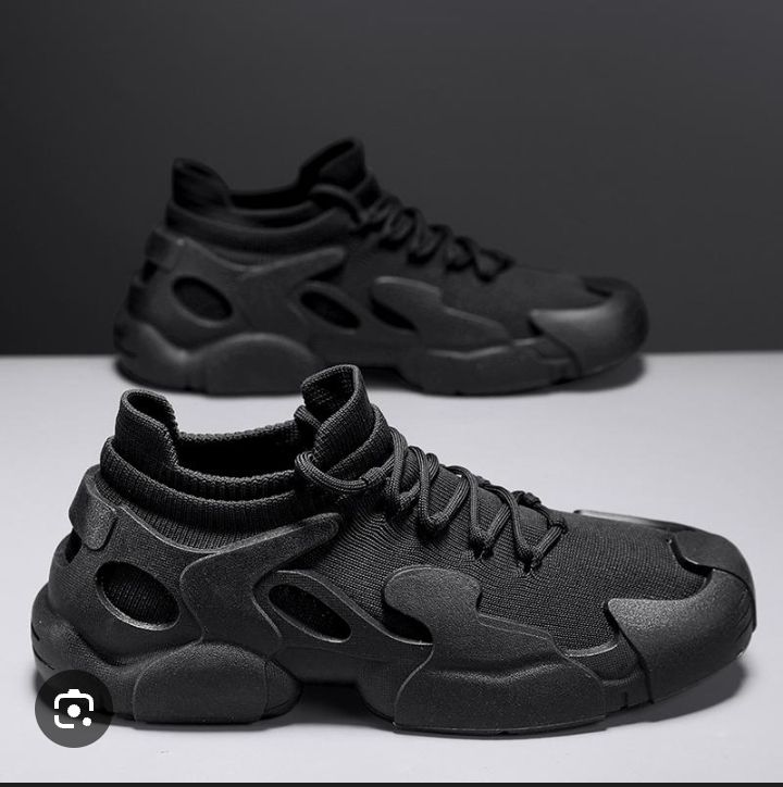 Trendy Unisex breathable thick-soled casual, running or hiking shoes in black- Nicknames ;dad shoes; octopus sock shoes