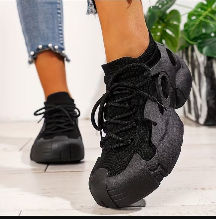 Trendy Unisex breathable thick-soled casual, running or hiking shoes in black- Nicknames ;dad shoes; octopus sock shoes