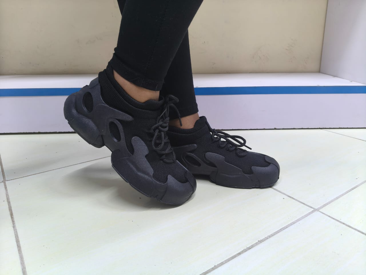Trendy Unisex breathable thick-soled casual, running or hiking shoes in black- Nicknames ;dad shoes; octopus sock shoes