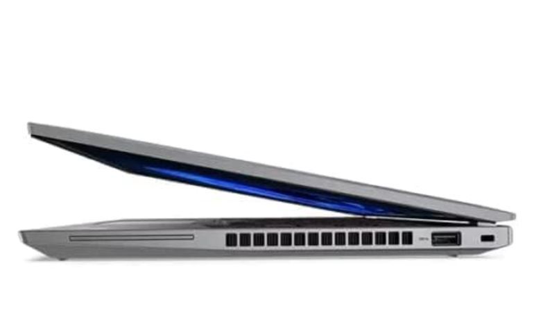 LENOVO ThinkPad T15 g1 15.6 " FHD Intel Core i7 10th Gen 16GB RAM 256 SSD with a wireless mouse and a laptop bag