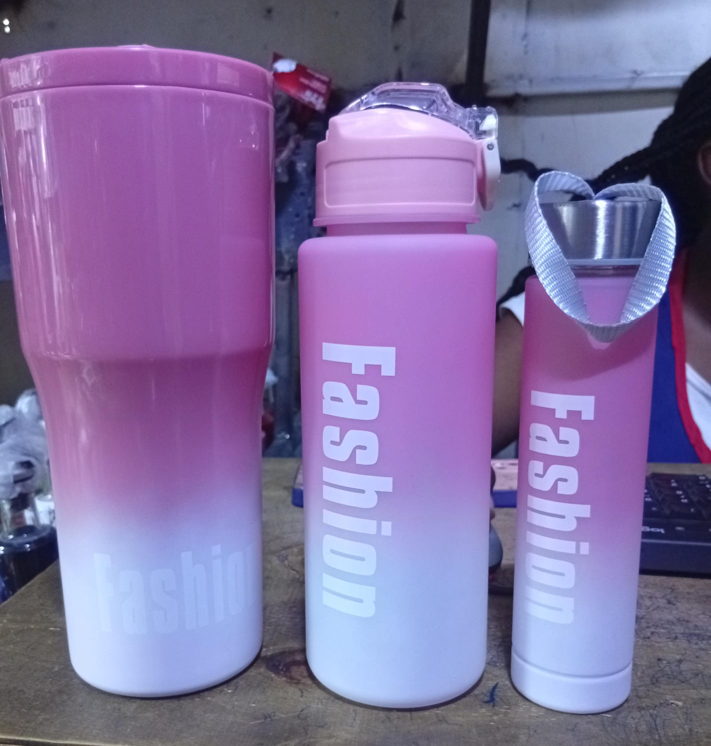 40oz Thermal Mug With Straw For Iced Coffee, Hot Or Cold Tea.stainless steel water tumbler is made of double wallvacuum insulated 304 food grade stainless steel, plastic,silicone,which is freeof bisph