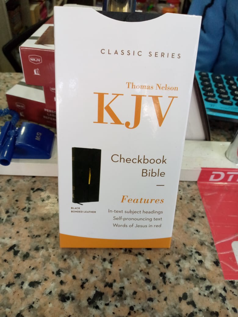 ▪️KJV Compact Checkbook Bible, Black Bonded Leather, Red Letter: King James Version, Holy Bible ▪️Enjoy the Bible that goes where you go. Thomas Nelson’s Checkbook Bible offers a complete King James B