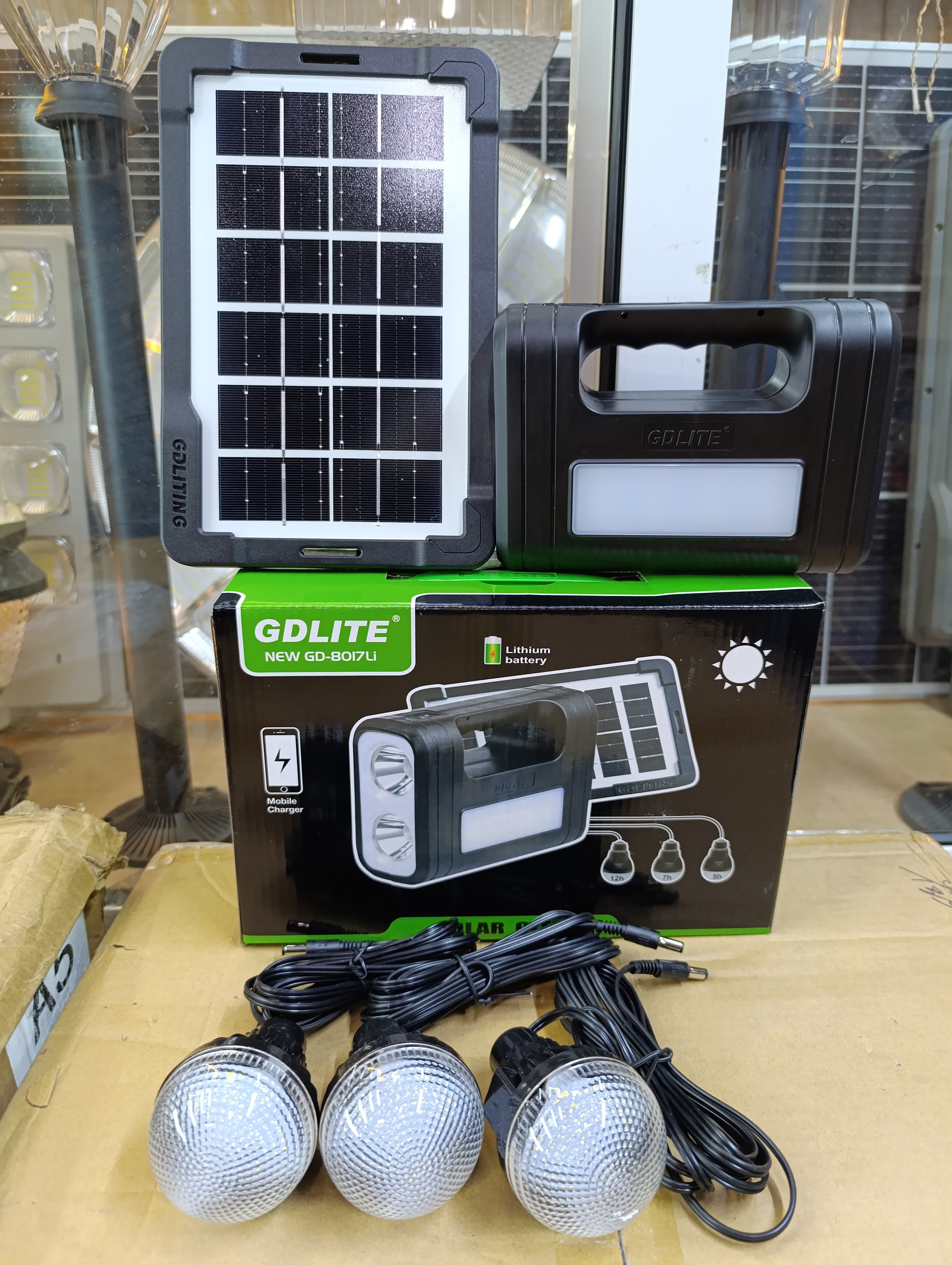 🎇8017 SMART Solar Lighting Kit – 3 Bulbs, Torch & USB Phone Charging🎇Complete solar home kit: control unit with built-in battery + panel
3 bright LED bulbs with long cables & individual switches
USB