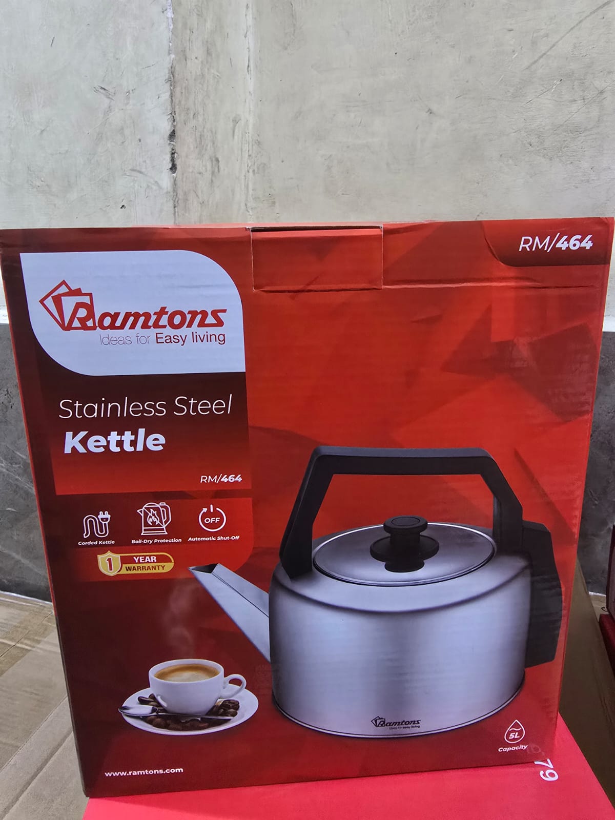 Ramtons 5-Litre Kettle – Boil Fast, Pour Easy!

Make tea, coffee, or hot water for the whole family in no time with the Ramtons 5-Litre Kettle. Its large capacity and quick-boil performance make it pe