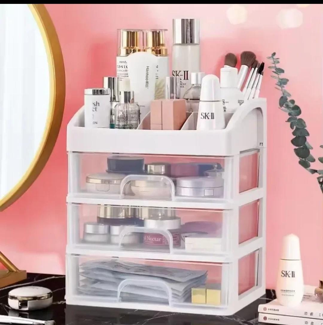 ✅Big pretty make up organiser with many compartments,Has 3 layers/drawers,It is perfect for holding cosmetics. (Hair and skincare products e.g. Makeup brushes & lipsticks