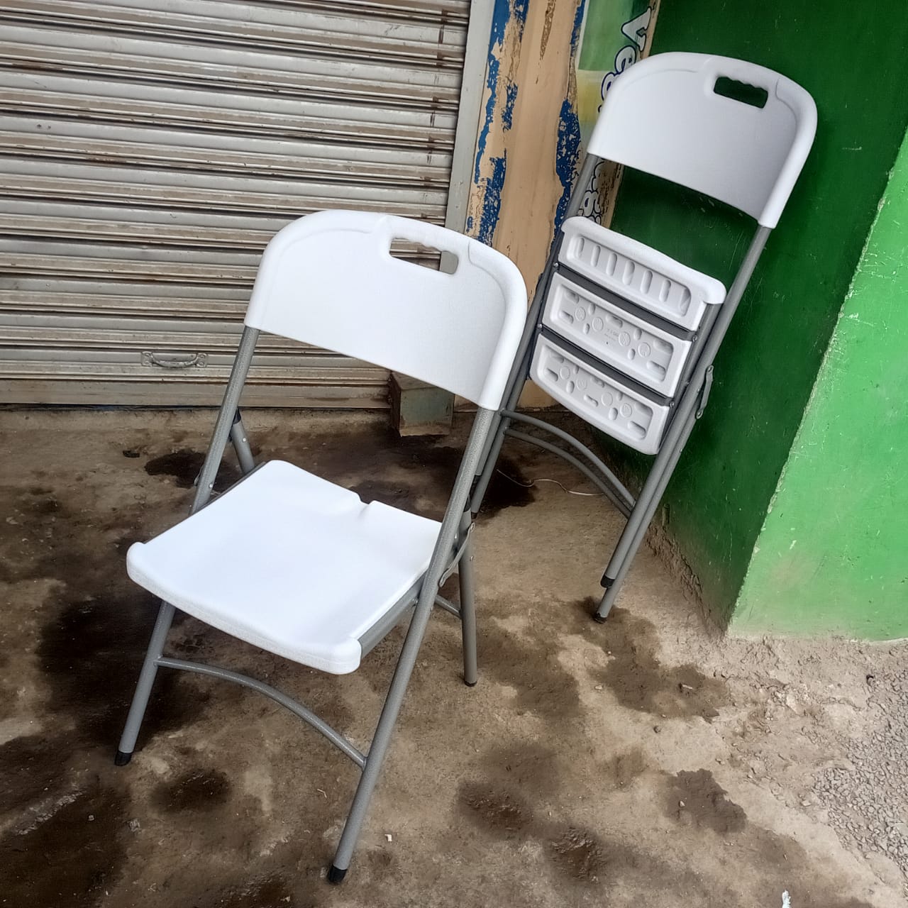 Foldable chair , Plastic Folding Chair - White 650LB Weight Capacity Comfortable Event Chair-Lightweight Folding Chair