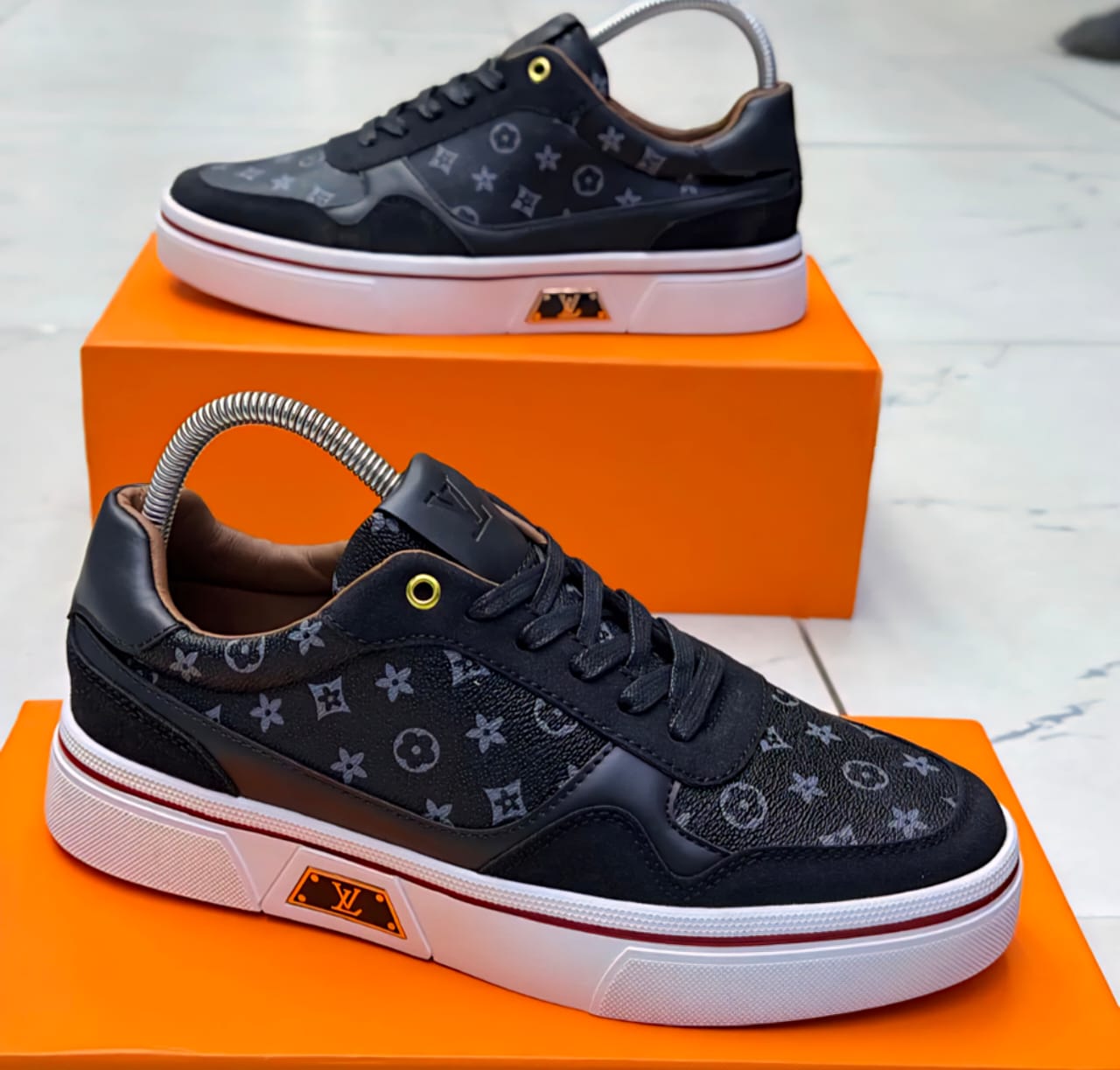 [ THE PERFECT CHOICE 🤩🤩✨ !!! ] 1 Pair Brand New Comfortable Stylish and Fashionable casual😍Officials Louis vuitton  Sneakers