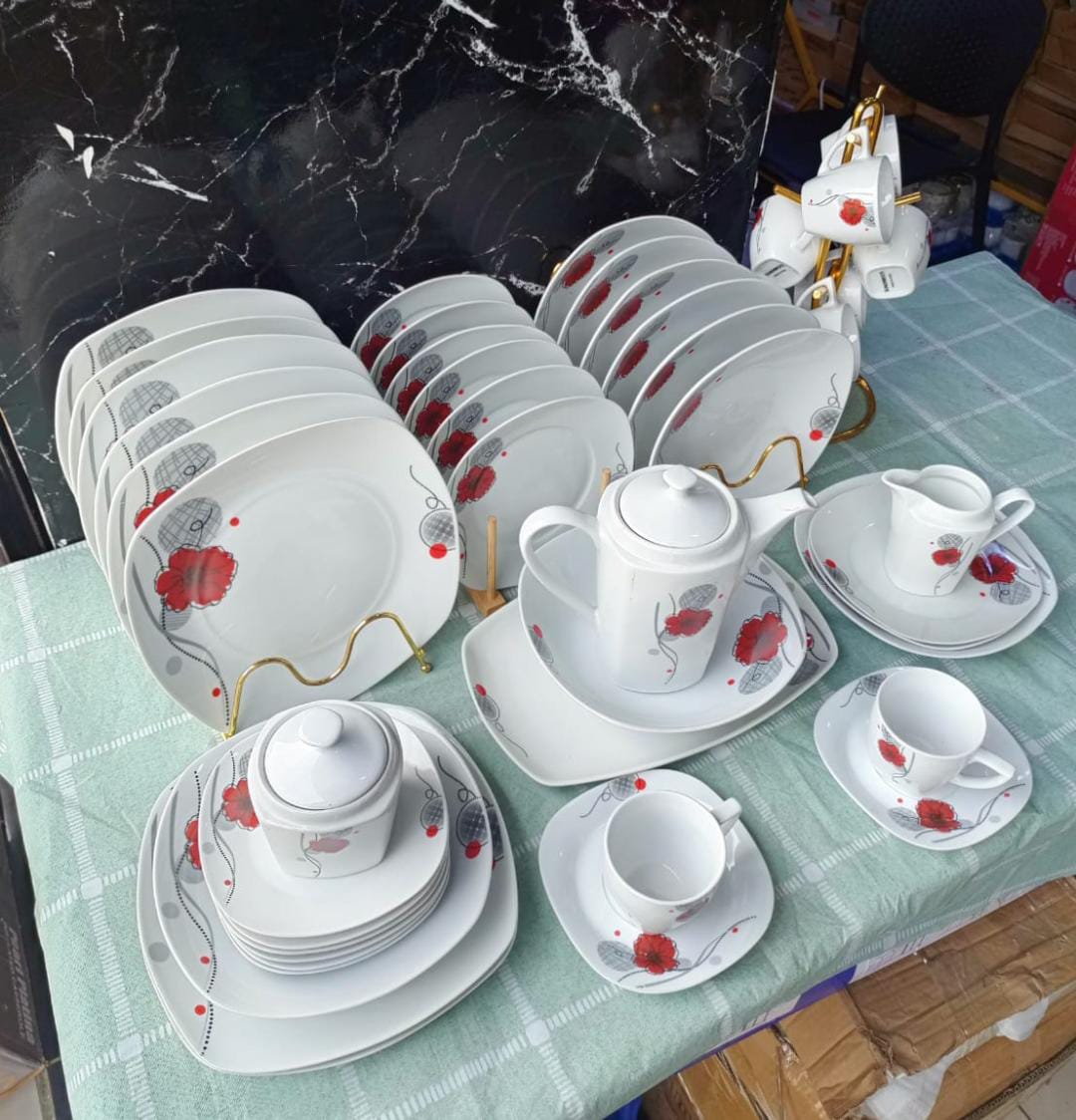 📍🥭Red -squared 47pcs Classy Dinner Set.✅Comes with; 8 dinner plates 8 medium plates 8 side plates 8 cups 8 saucers 1 kettle with lid 1 sugar pot with lid 1 milk pot 1 flat platter 1 salad bowl