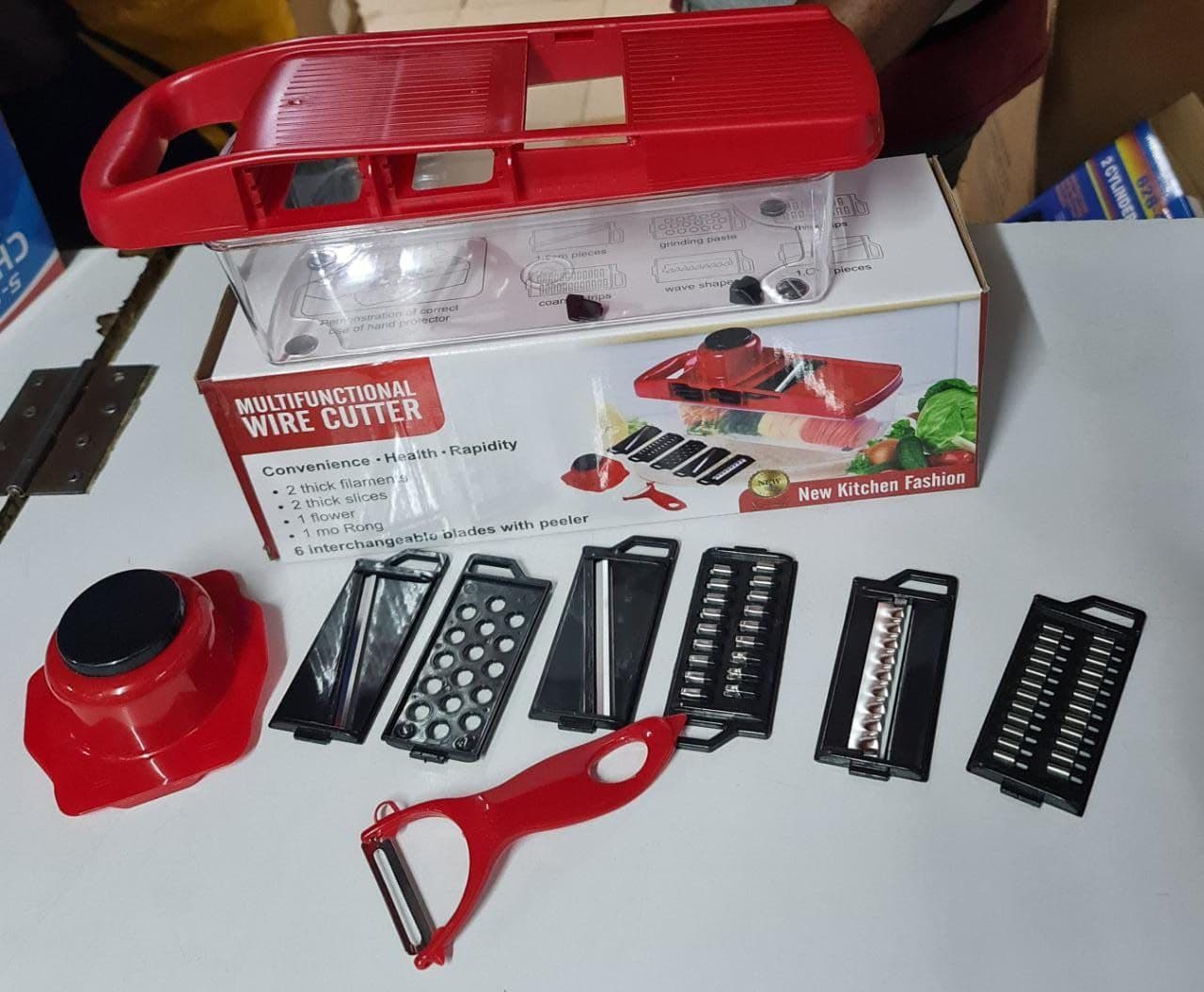 🔥Offer🔥Multifunctional Vegetable Chopper Slicer Dicer Cutter,Veggie With 8 Blades- Vegetable cutting machine, easy to cut vegetables, convenient and delicious.
ABS vegetable cutter, hygienic and saf