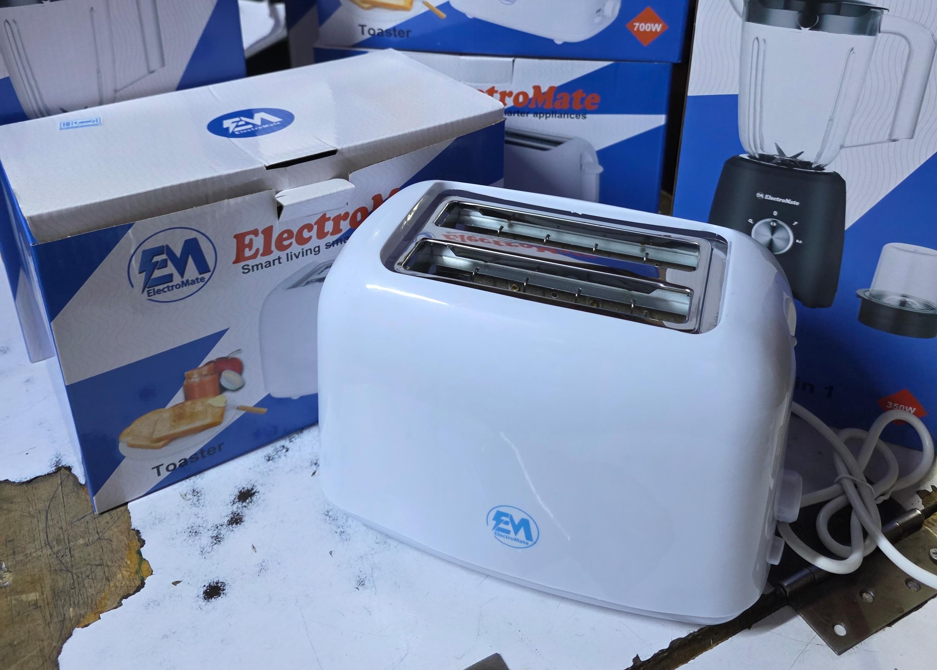 🧏🍌Em Automatic 2 Bread Toaster Breakfast Machine - White🍊✨️2-Slice Capacity: Perfect for toasting two slices of bread simultaneously.
Automatic Operation: Ensures even toasting with a hassle-free e