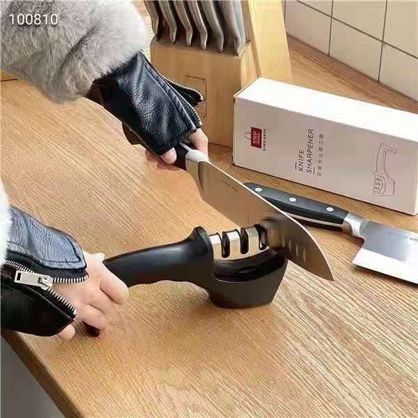 🌿New Arrivals 🌿Kitchen Knife Sharpener Scissors Knives Sharpening Tool.This has 4 kinds of sharpening functions that can sharpen kitchen knives and scissors.
This product can make your kitchen knife